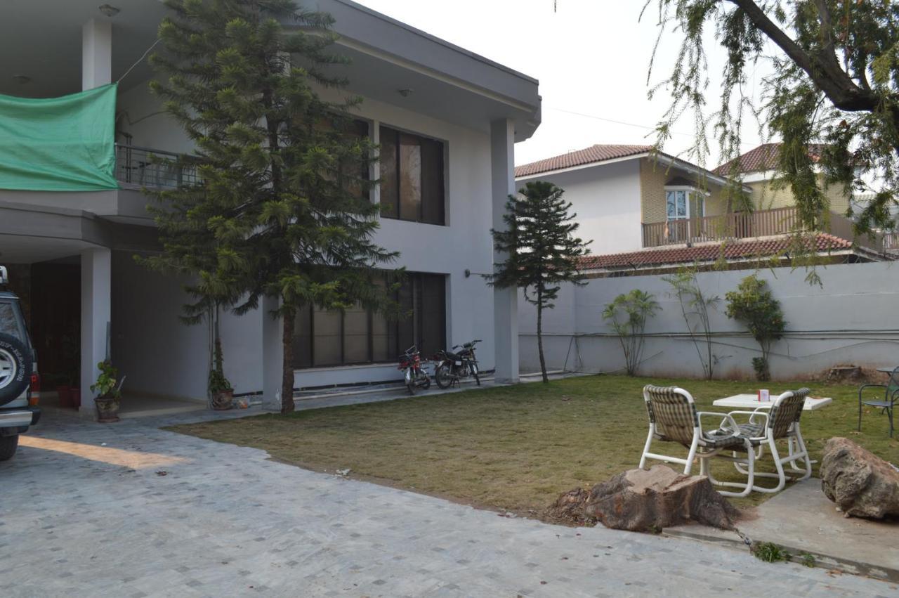 Royal Manor F-10 Bed & Breakfast Islamabad Exterior foto