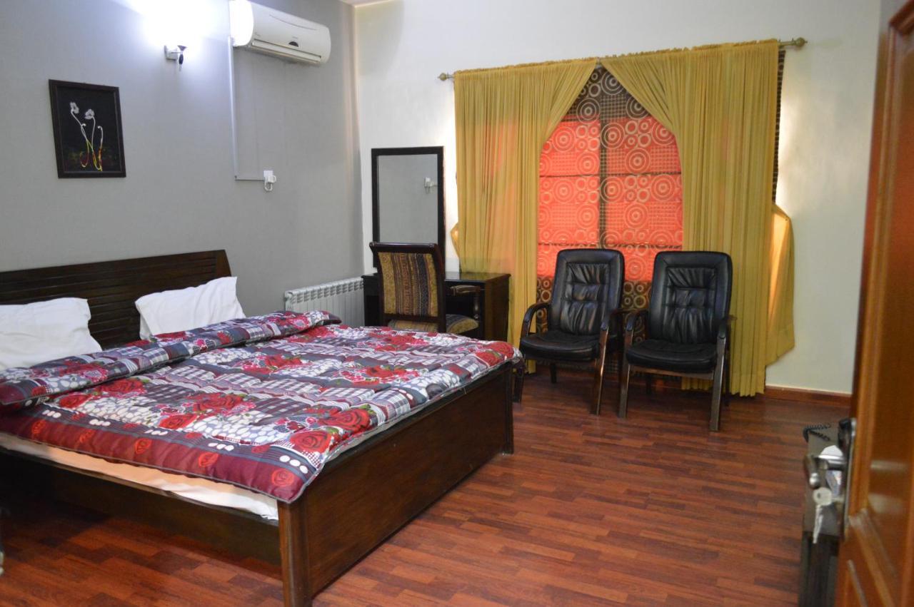 Royal Manor F-10 Bed & Breakfast Islamabad Exterior foto